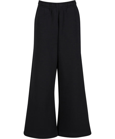 Women’s wide-leg sweatpants